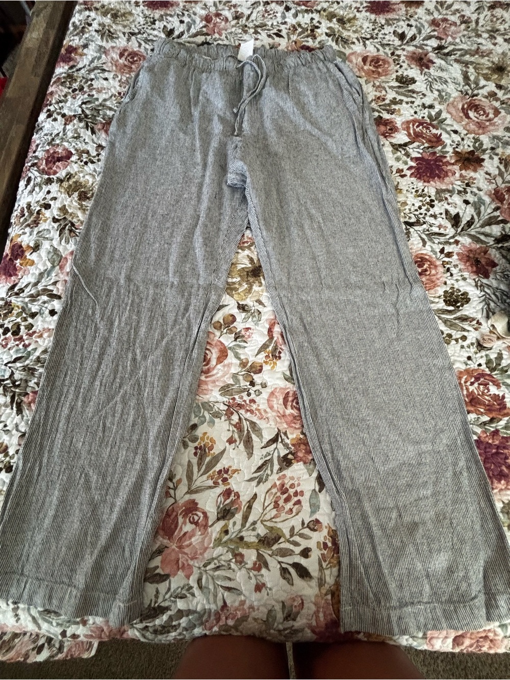 GAP Striped Easy Pant in Light Gray and White